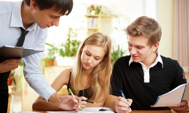 Saiba como incentivar alunos de idiomas com as tarefas de casa